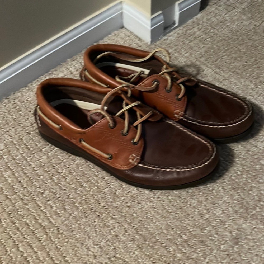 Sperry topsiders size 9